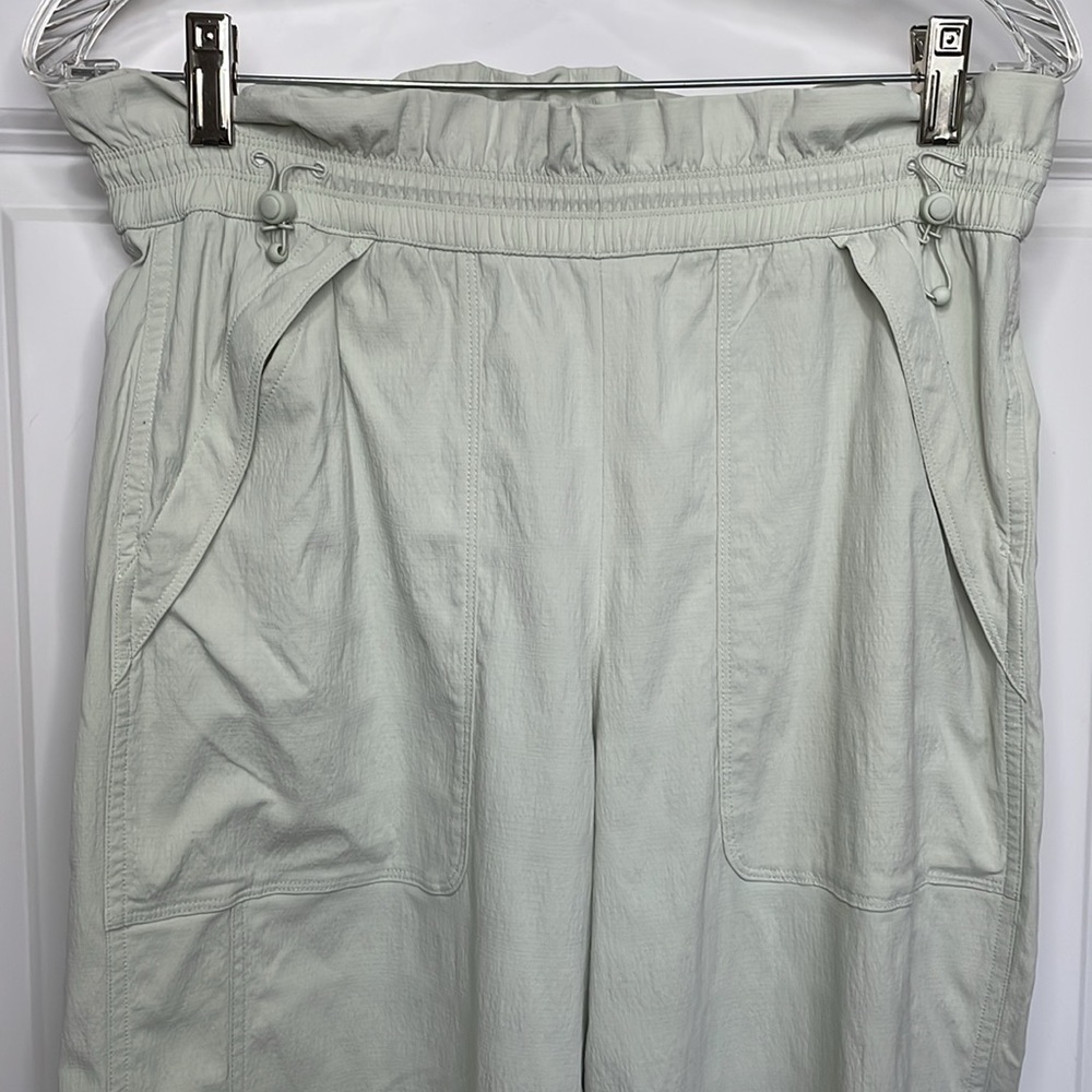 Athleta Trekkie High Rise Parachute Pant Sz 6 Mint Green Paperbag Waist Pull Up - Picture 4 of 16